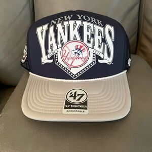 New York Yankees trucker hat